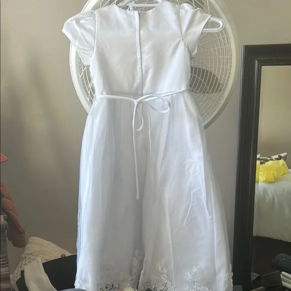 White with lace trim girls’ dress with bow headband size 3 - Picture 2 of 14